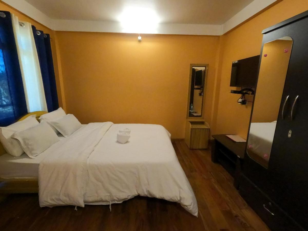 Aurora Guest House Shillong Esterno foto