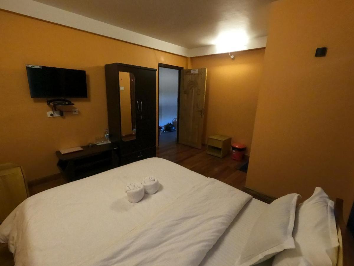 Aurora Guest House Shillong Esterno foto