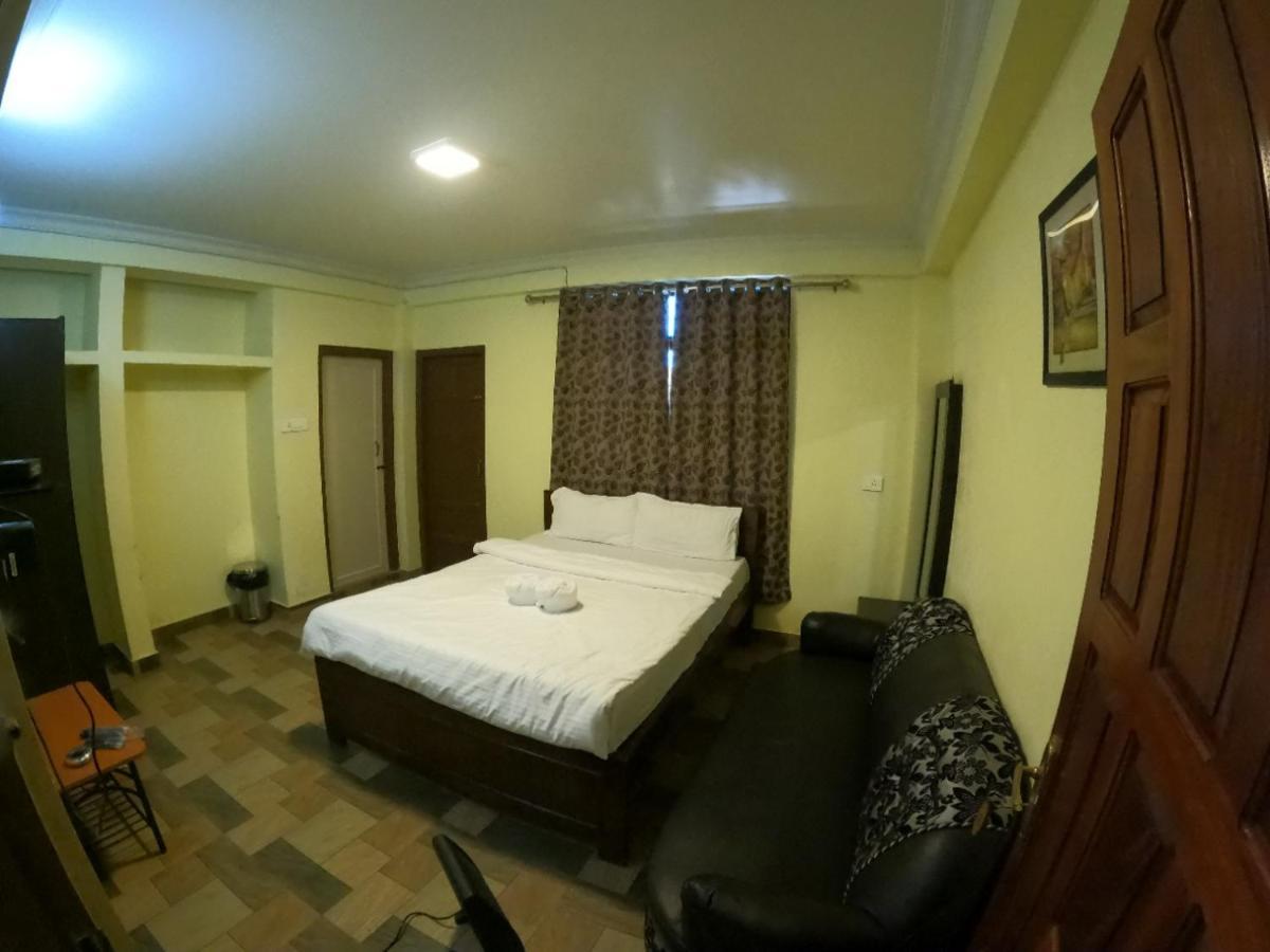 Aurora Guest House Shillong Esterno foto