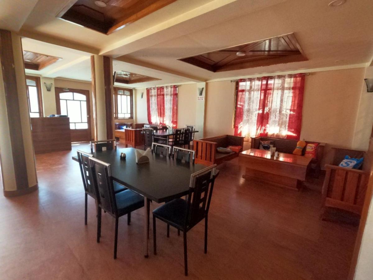 Aurora Guest House Shillong Esterno foto