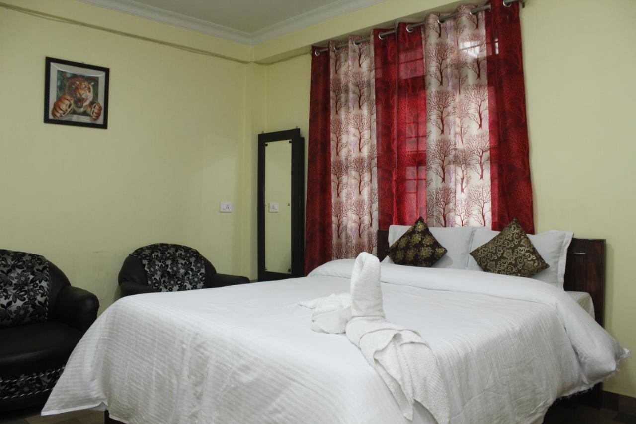 Aurora Guest House Shillong Esterno foto