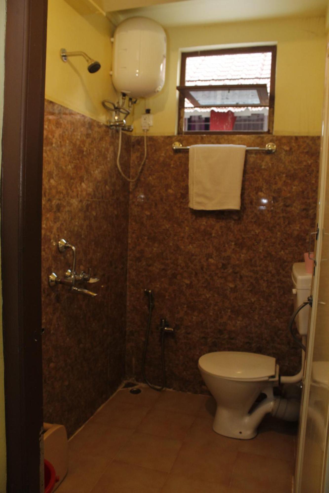 Aurora Guest House Shillong Esterno foto