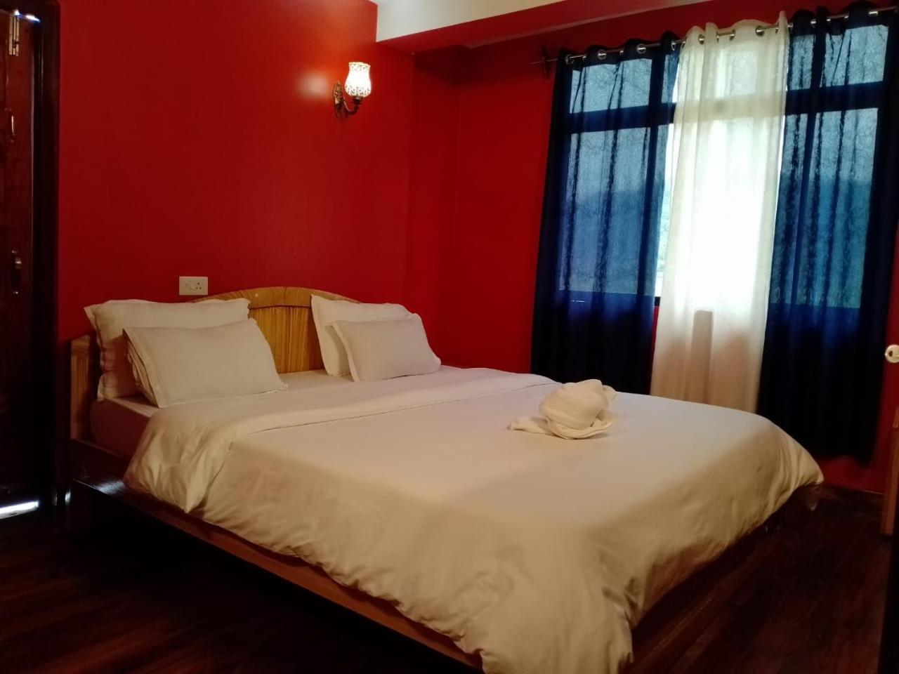 Aurora Guest House Shillong Esterno foto