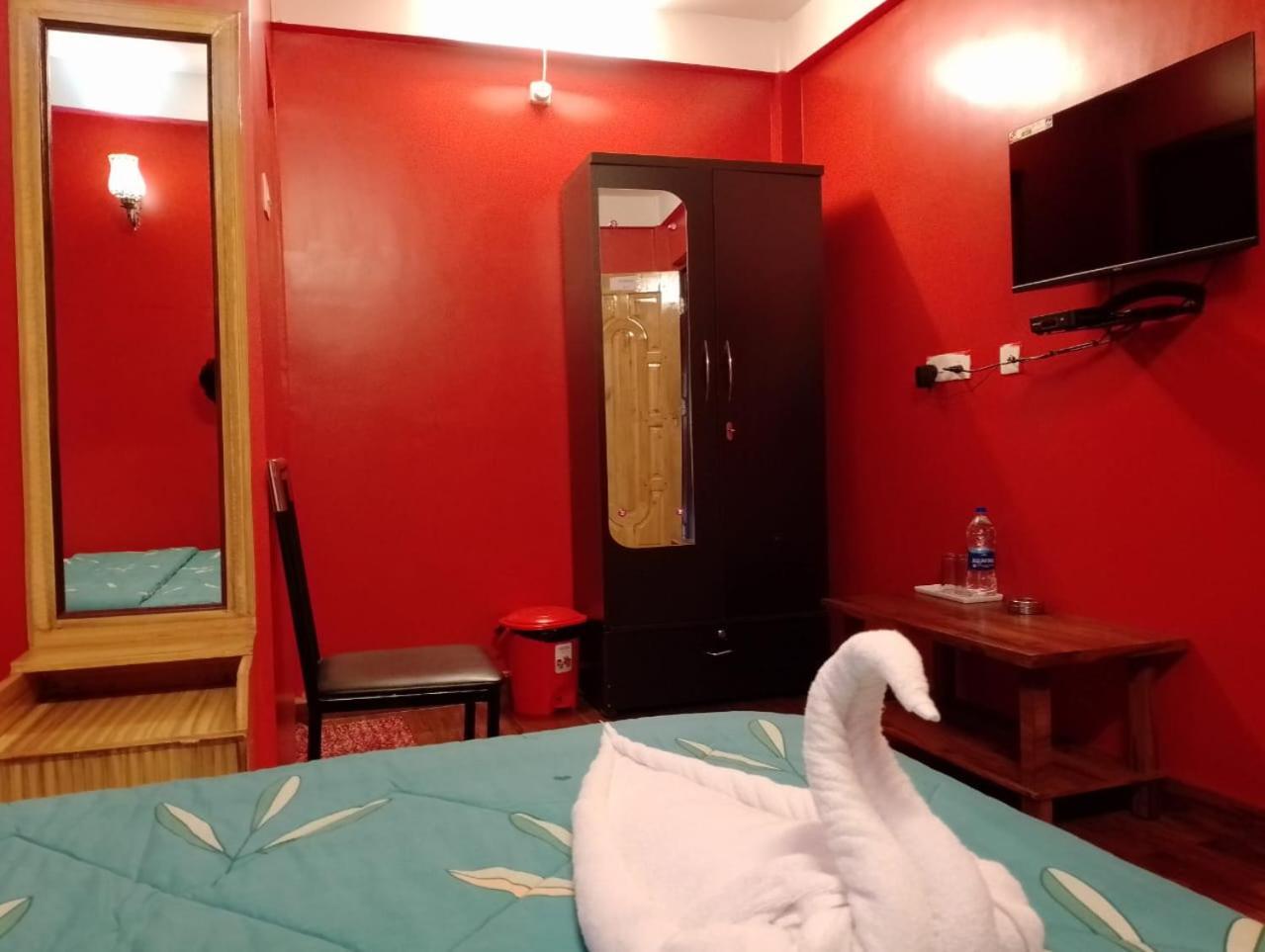Aurora Guest House Shillong Esterno foto